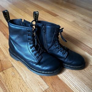 Black Dr. Marten’s youth zip up boot